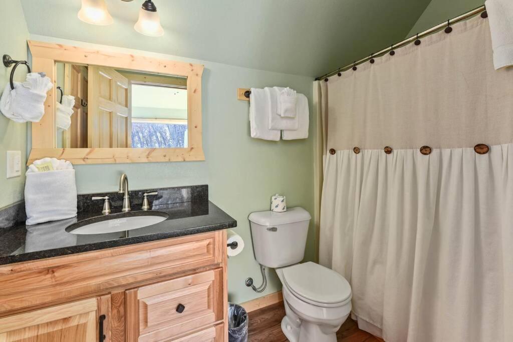 Walnut Ridge Cabin. Sleeps 7-11! Hot Tub, Pool Table, Minutes To Downtown Gatlinburg! 外观 照片