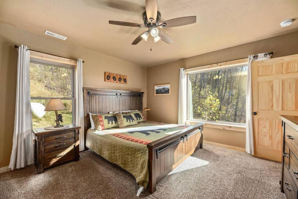 Walnut Ridge Cabin. Sleeps 7-11! Hot Tub, Pool Table, Minutes To Downtown Gatlinburg! 外观 照片