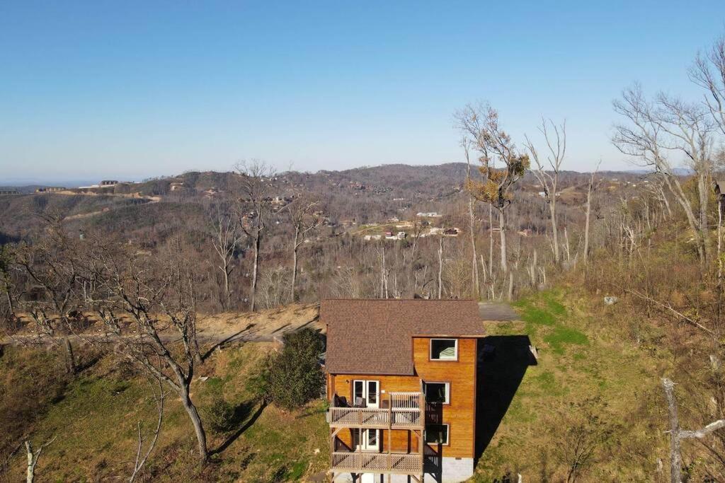 Walnut Ridge Cabin. Sleeps 7-11! Hot Tub, Pool Table, Minutes To Downtown Gatlinburg! 外观 照片