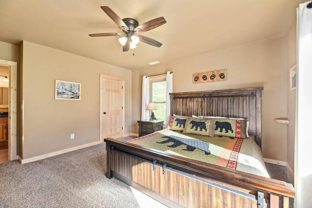 Walnut Ridge Cabin. Sleeps 7-11! Hot Tub, Pool Table, Minutes To Downtown Gatlinburg! 外观 照片